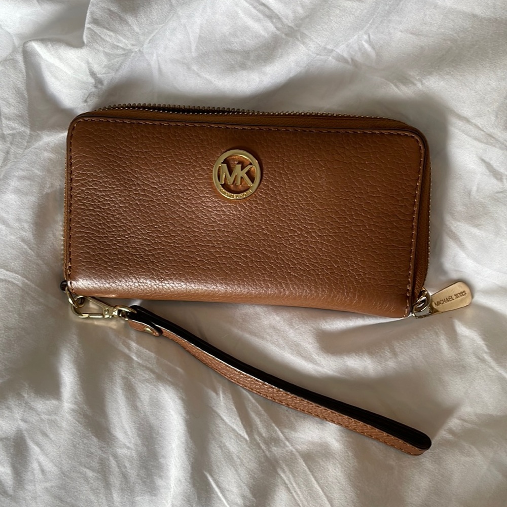 Michael Kors brown wristlet